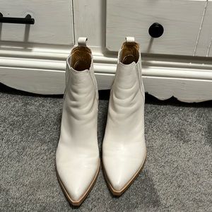 Marc fisher booties size 8m